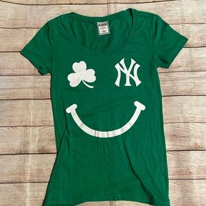 Pink Victoria Secret Yankees Good Luck Charm T shirt size S ⚾️